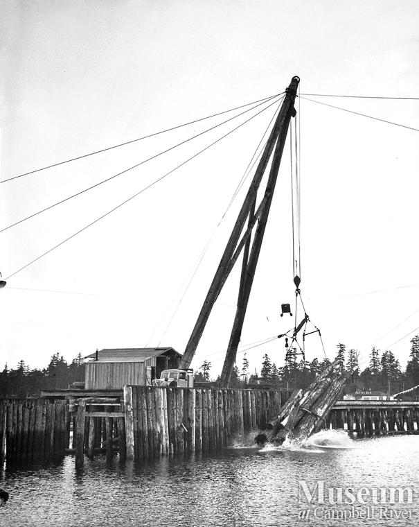 A-frame unloading a truck at Oyster Bay