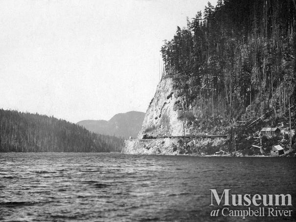 A rock cut near  Rock Bay